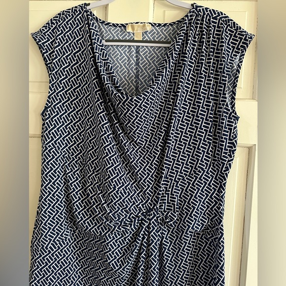 Michael Kors cap sleeve knit midi dress, size XL - Picture 2 of 5